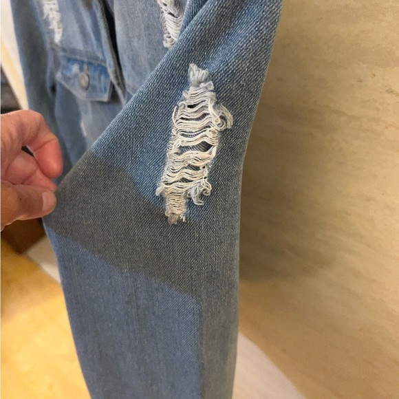 Ci Sono Distressed Jean Denim Jacket. - Picture 4 of 16
